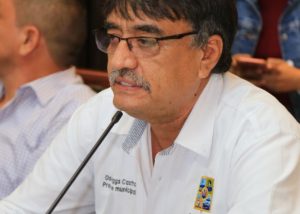 02 “Los cargos públicos aún por designar son elegidos sin ninguna presión política”, alcalde Oscar Leggs Castro 1