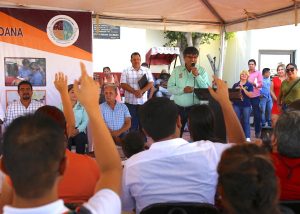 02 XIV Ayuntamiento de Los Cabos entrega equipos de cómputo a jóvenes estudiantes_ refrenda Gobierno con sentido humano su compromiso con la educación (3)