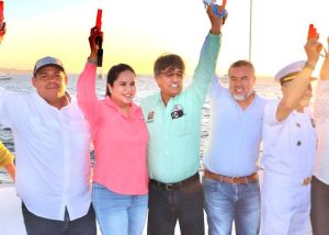 03 Los Cabos se consolida como la capital mundial de la pesca deportiva_ alcalde Oscar Leggs Castro da el disparo inaugural al torneo Bisbee´s Black and Blue 03