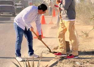 FOTO 2 Realizan labores de aseo y retiro de residuos en colonia Colinas Plus, en San José del Cabo