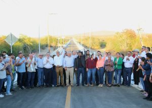 FOTO 8 ENTREGA PUENTE SANTA CRUZ