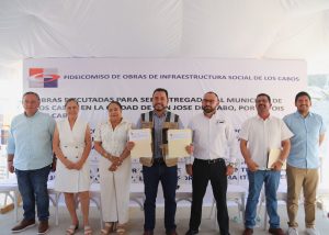 FOTO 2 ALCALDE ENTREGA PAVIMENTACIÓN VADO SANTA ROSA