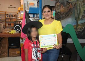 FOTO 2 CLAUSURAN TALLER EN PRIMAVERA LA BIBLIOTECA TE ESPERA 2025 CSL