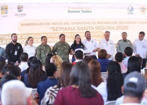FOTO 3 ALCALDE ENTREGA EQUIPO ZOFEMAT