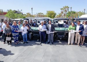 ALCALDE ENTREGA NUEVO PARQUE VEHICULAR ZOFEMAT 1