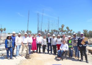 ALCALDE VISITA CONSTRUCCIÓN CRIT LOS CABOS 1