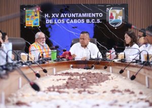 ALCALDE ATIENDE LOCATARIOS PLAZA PENÍNSULA 2