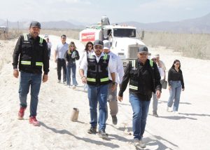 ALCALDE ENTREGA TINACOS CASA POR CASA CSL 1