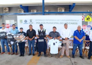 SEGURIDAD PÚBLICA ENTREGA DE UNIFORMES 3
