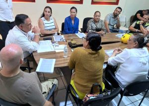SÍNDICA MUNICIPAL REUNIÓN VECINOS ROSARITO 1