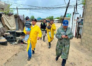 AUTORIDADES GARANTIZAN ATENCIÓN EN ALBERGUES A FAMILIAS DE ZONAS DE RIESGO EN CABO SAN LUCAS 01