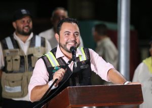 ALCALDE ENTREGA OBRAS PAVIMENTACIÓN LAS VEREDAS 2