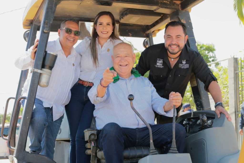 ALCALDE OBRA PAVIMENTACIÓN COLONIA LAS VEREDAS 5