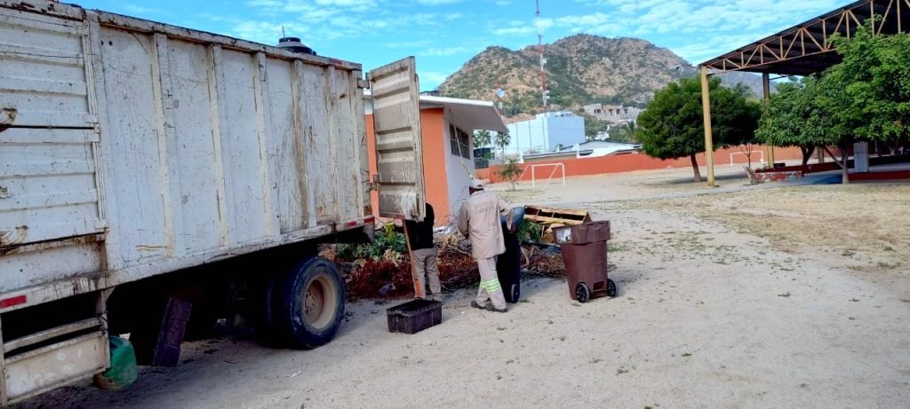 SERVICIOS PÚBLICOS LIMPIEZA PLANTELES CSL 1