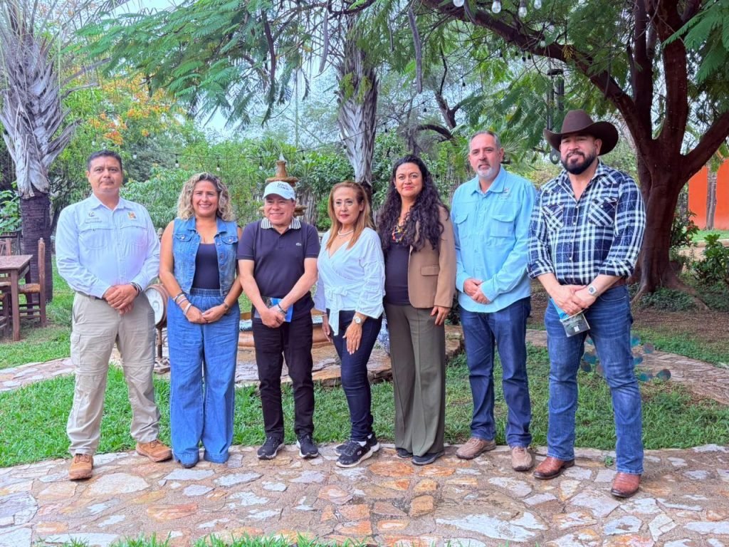 RECORRIDO DEL EMBAJADOR DE PANAMÁ POR MIRAFLORES 1