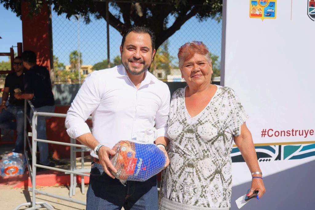 XV AYUNTAMIENTO ENTREGARÁ PAVOS A LAS FAMILIAS DE LOS CABOS 1